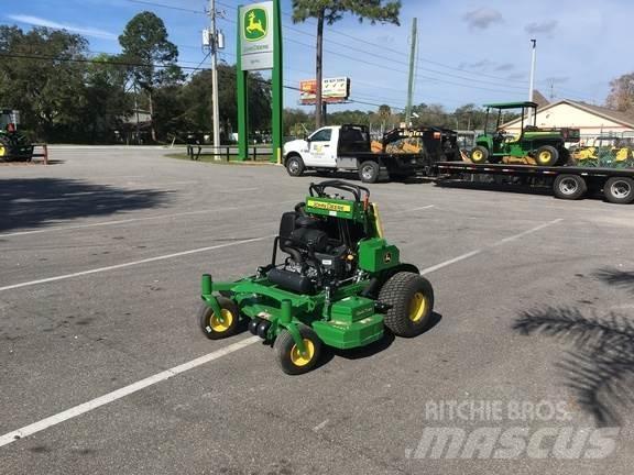 John Deere 648R 骑乘式割草机