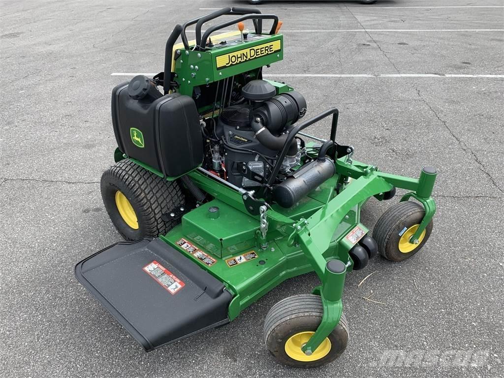 John Deere 652R 骑乘式割草机
