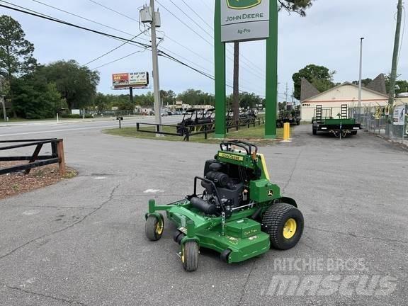 John Deere 652R 骑乘式割草机