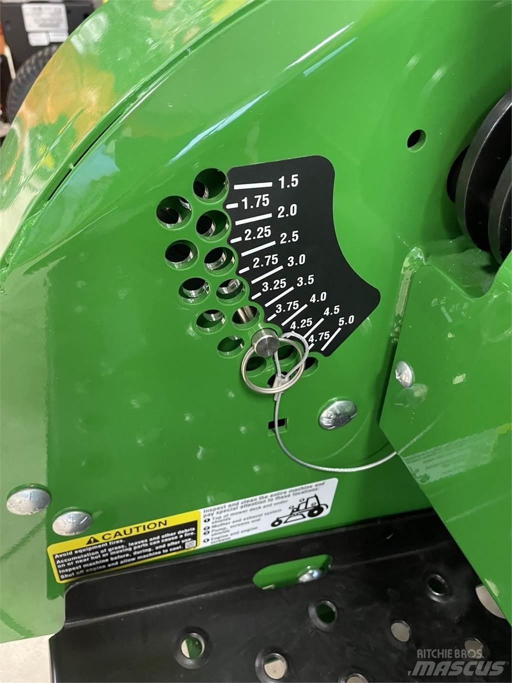 John Deere 661R 骑乘式割草机