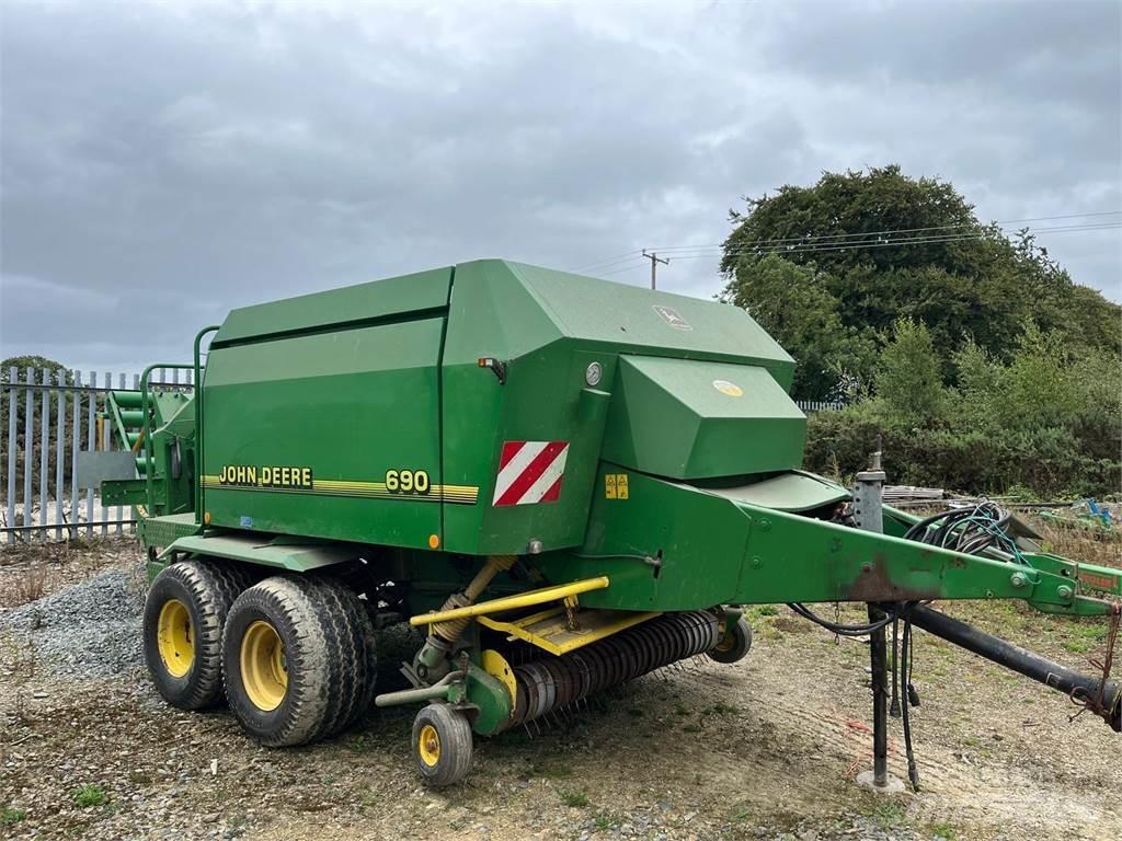 John Deere 690 方捆打捆机