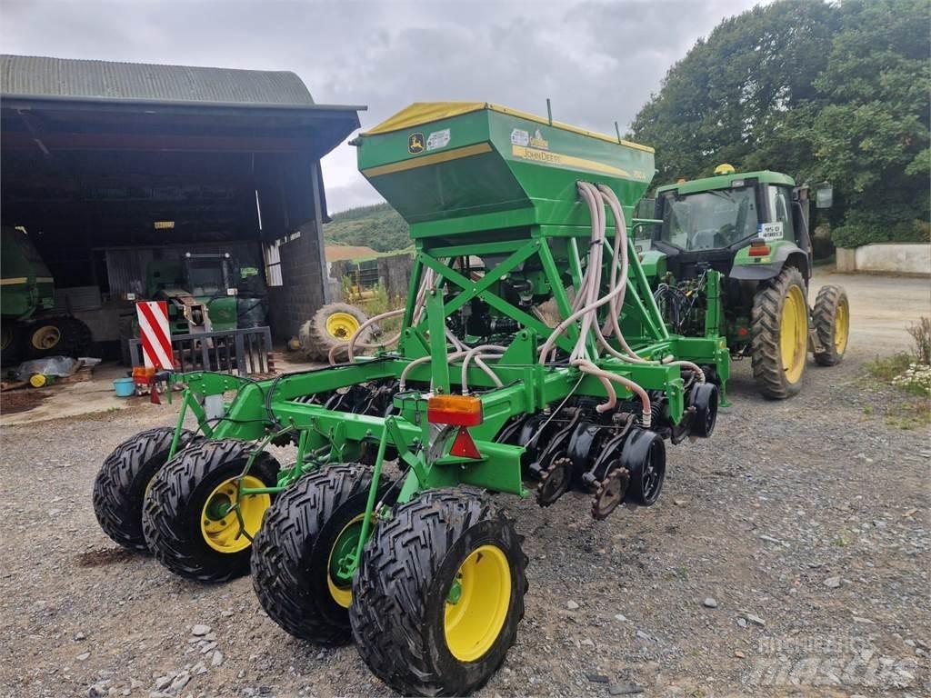 John Deere 750A 条播机