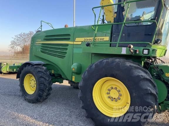 John Deere 7750 青饲料收获机