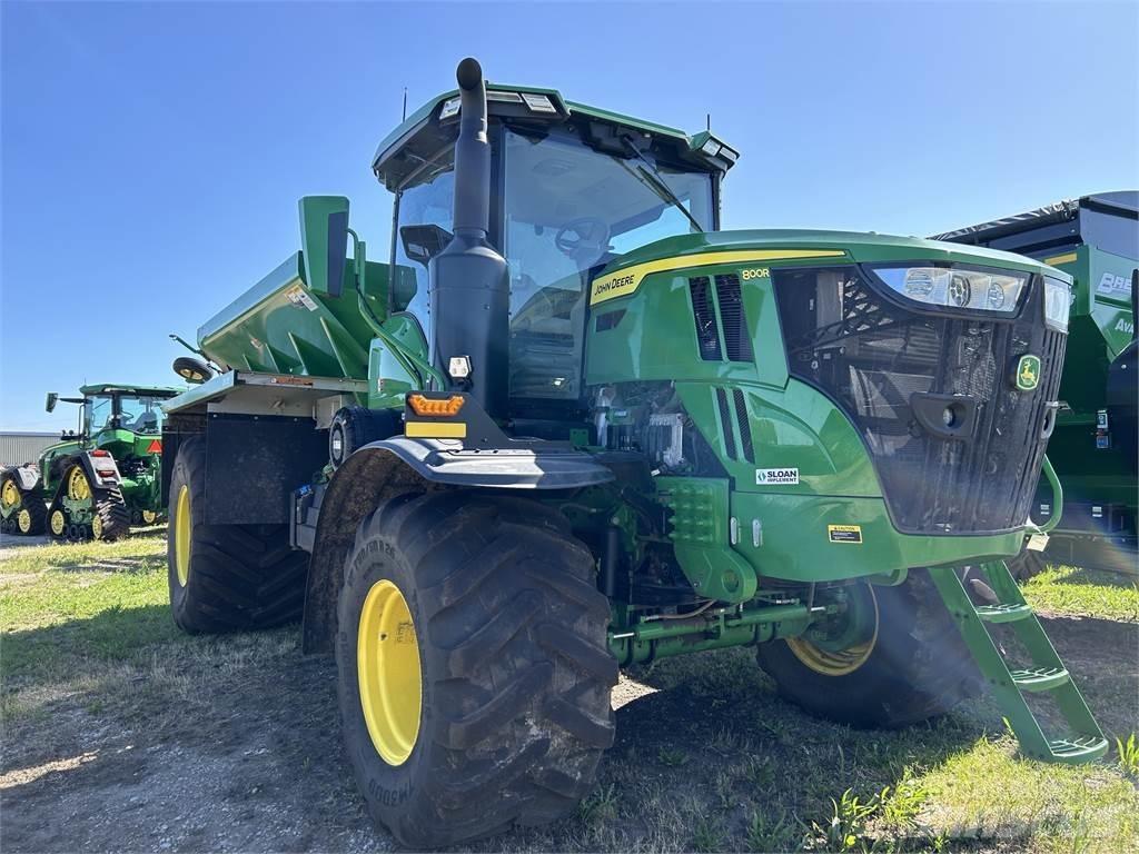 John Deere 800R 牵引式喷雾机