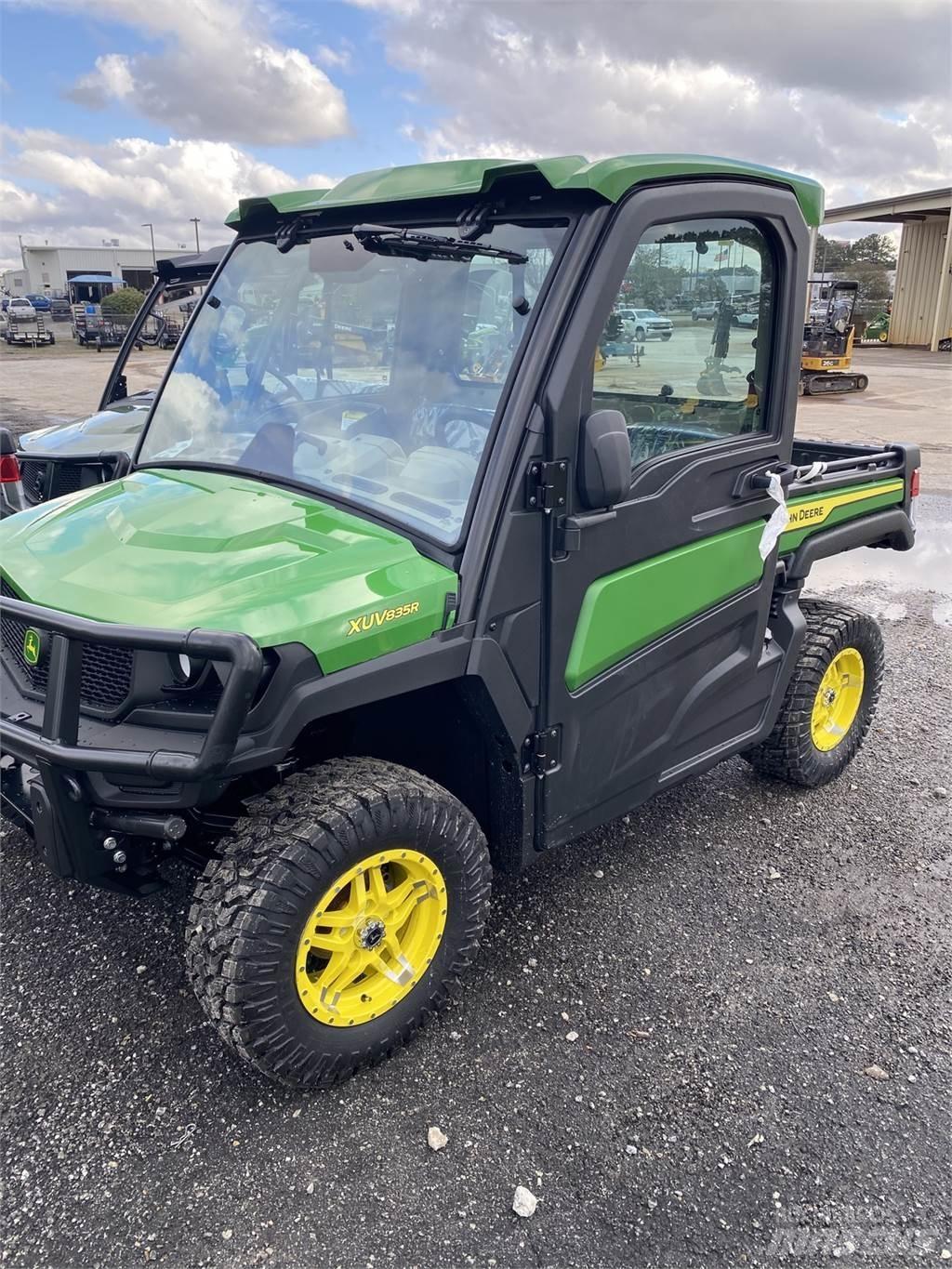 John Deere 835R 全地形车