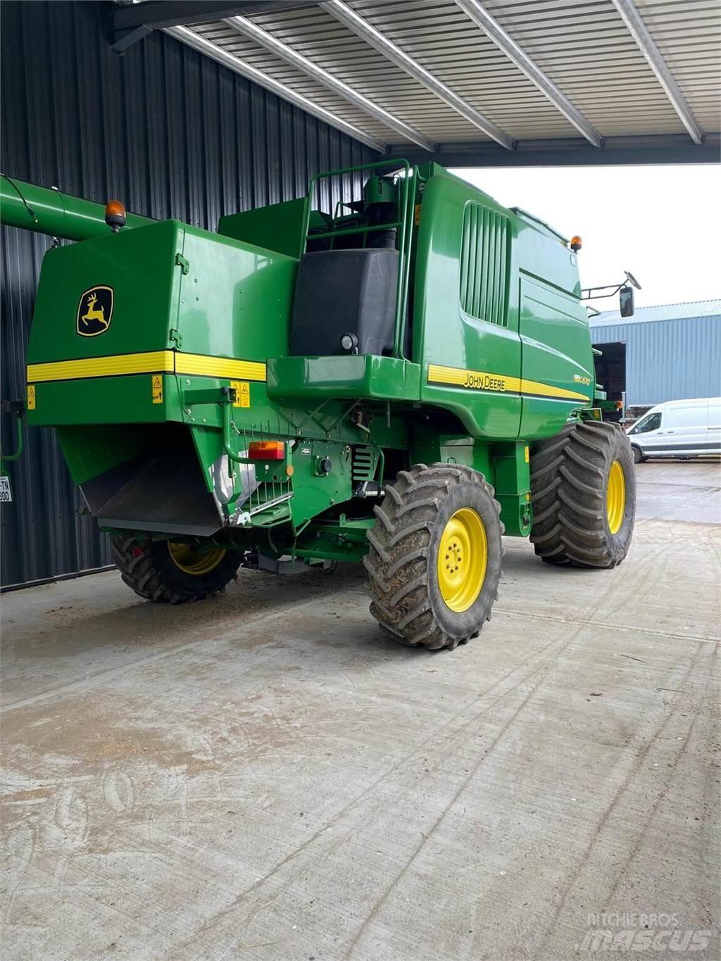 John Deere C670 联合收割机