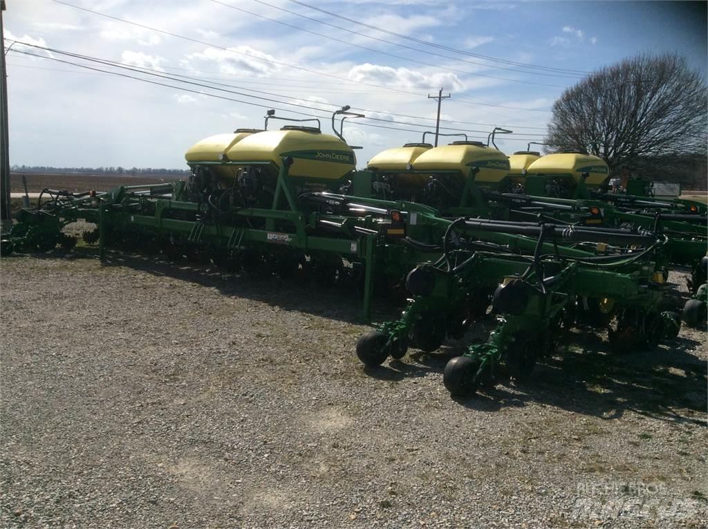 John Deere DR18 种植机