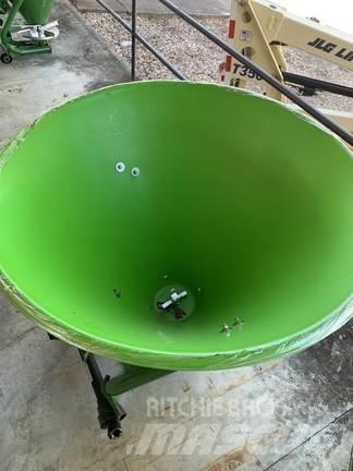 John Deere F/500 牵引式喷雾机