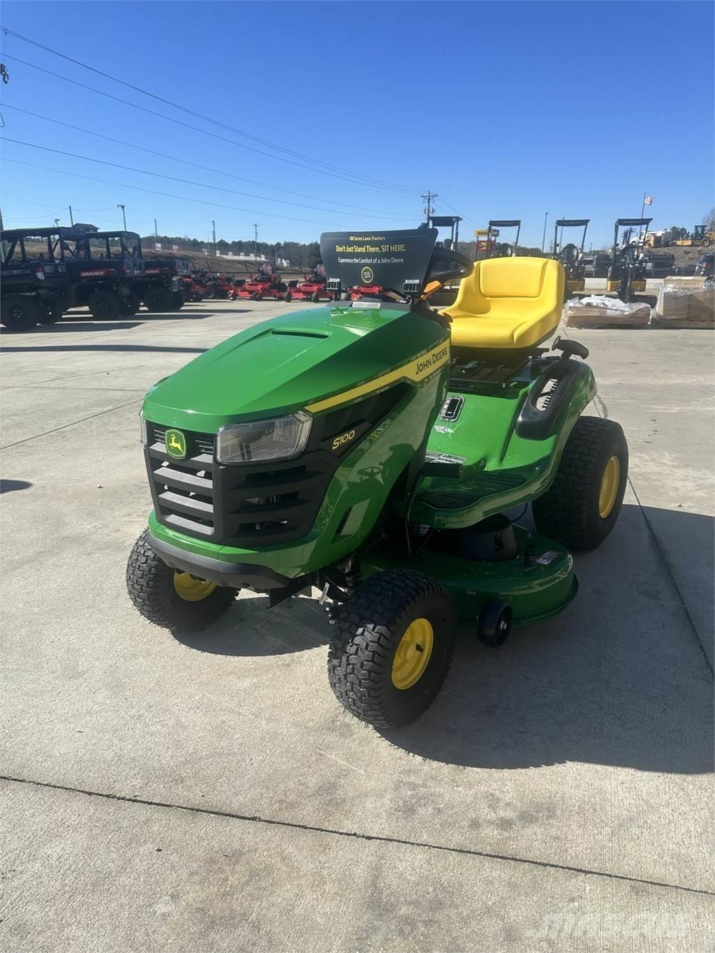 John Deere S100 骑乘式割草机