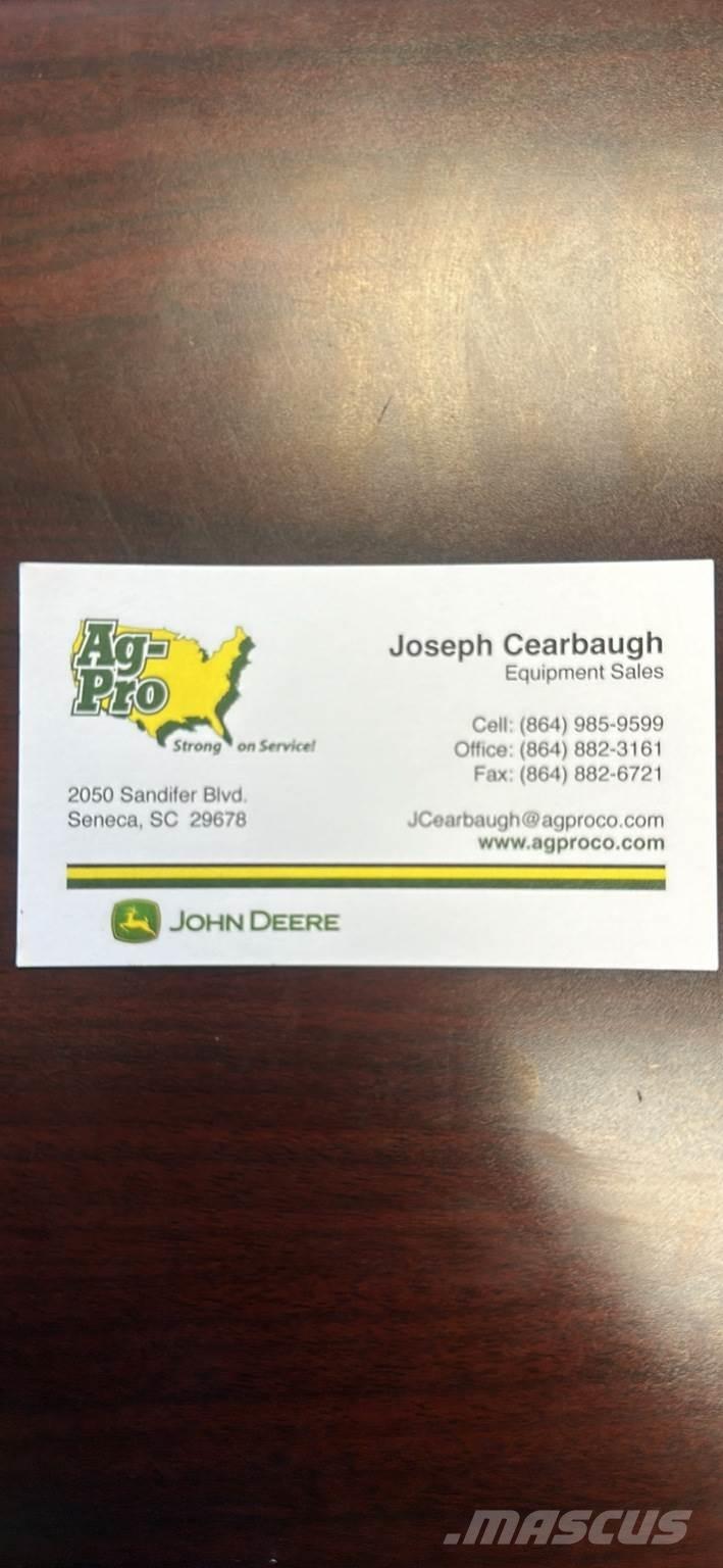 John Deere S100 骑乘式割草机