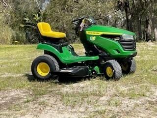 John Deere S100 骑乘式割草机