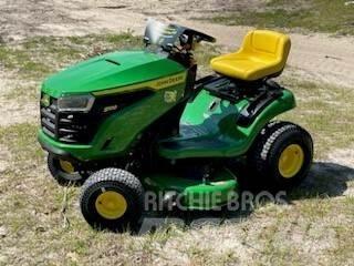 John Deere S100 骑乘式割草机