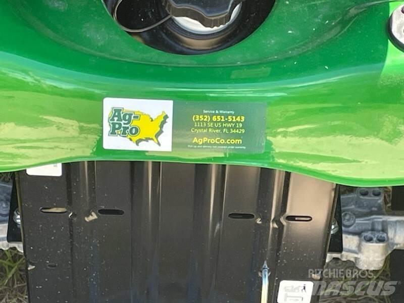 John Deere S100 骑乘式割草机