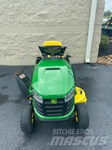John Deere S100 骑乘式割草机