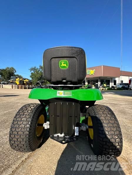 John Deere S100 骑乘式割草机