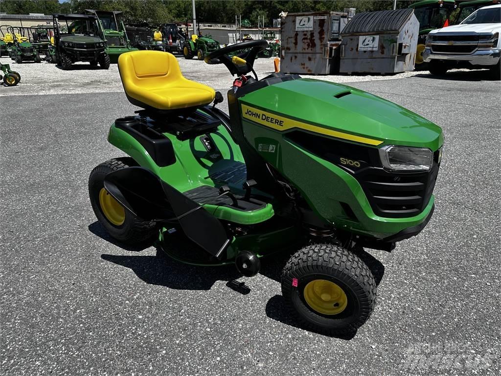 John Deere S100 骑乘式割草机