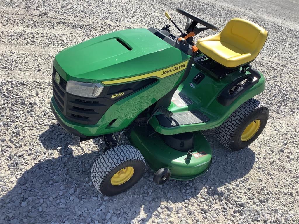 John Deere S100 骑乘式割草机