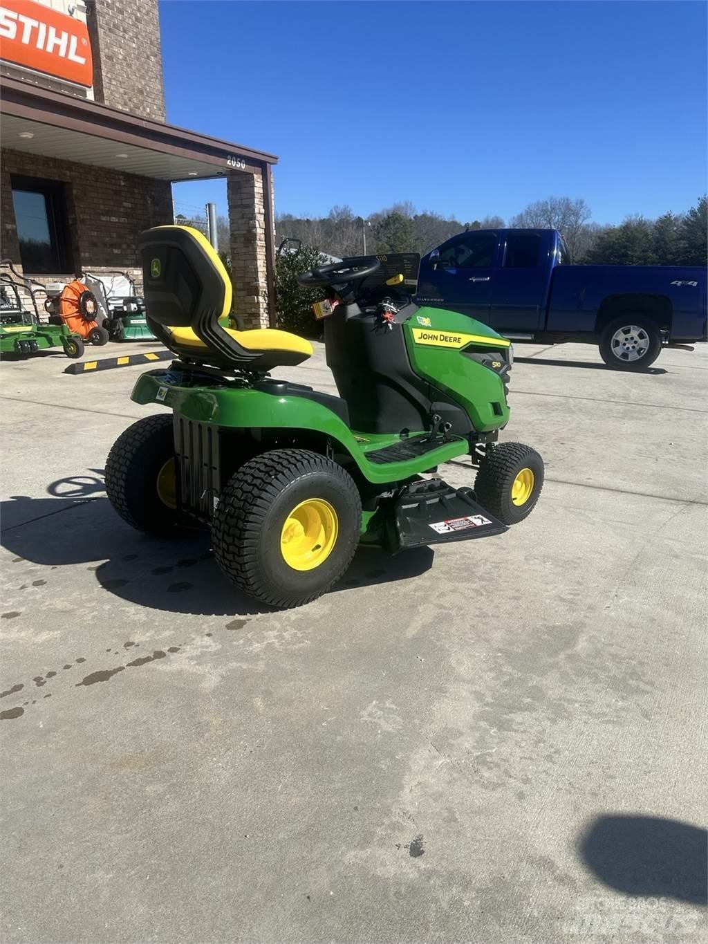 John Deere S110 骑乘式割草机