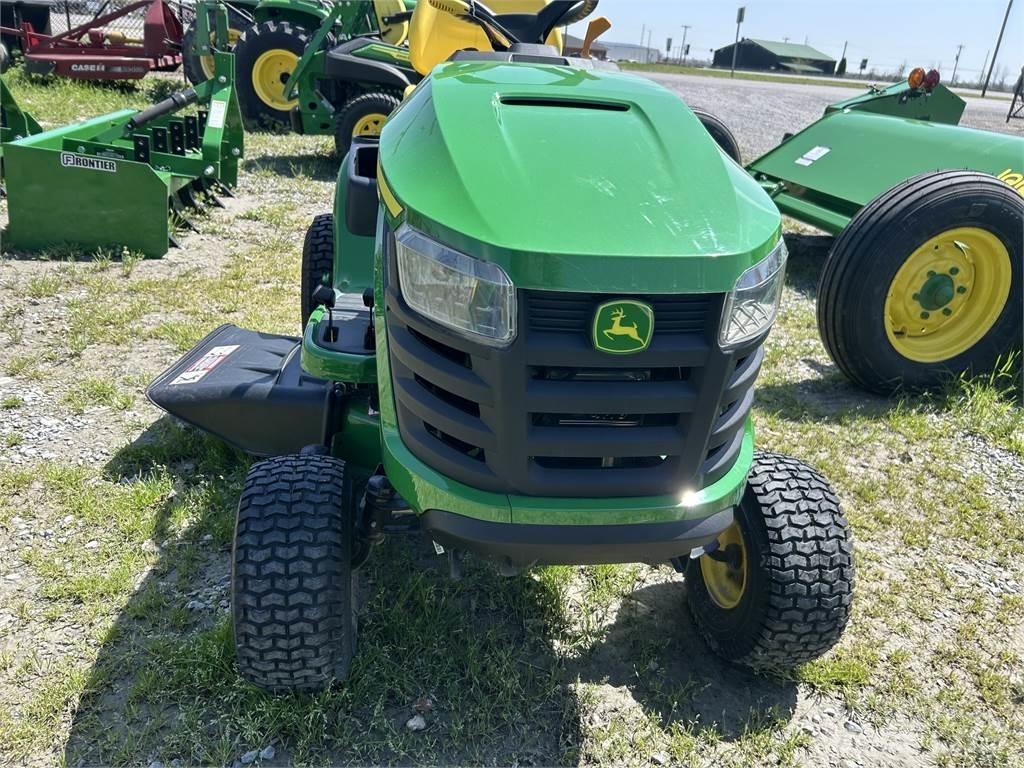 John Deere S110 小型拖拉机