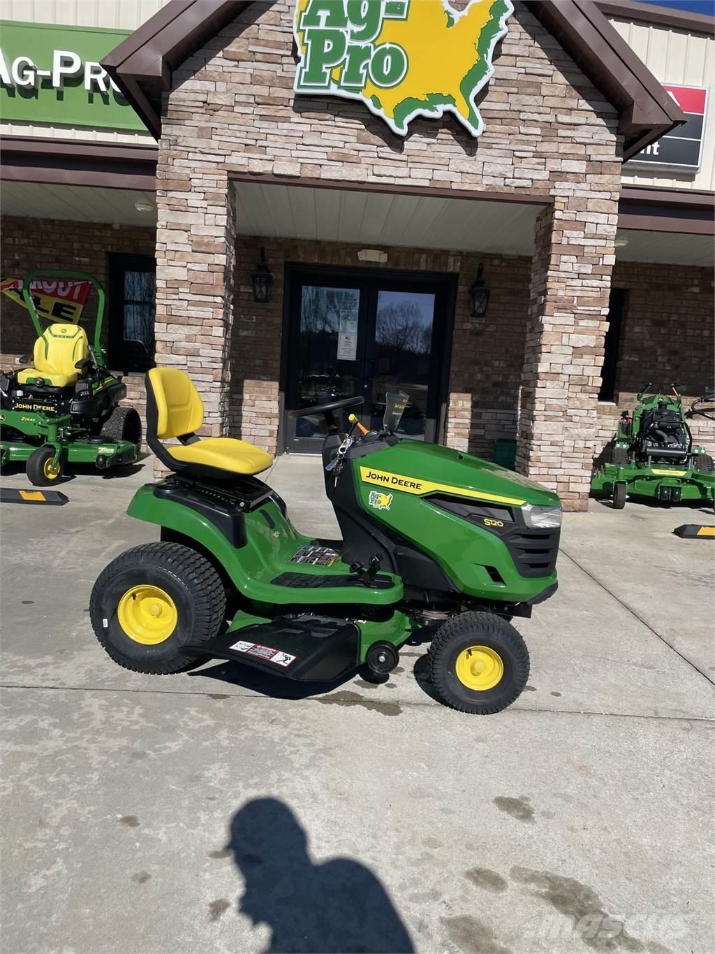 John Deere S120 骑乘式割草机