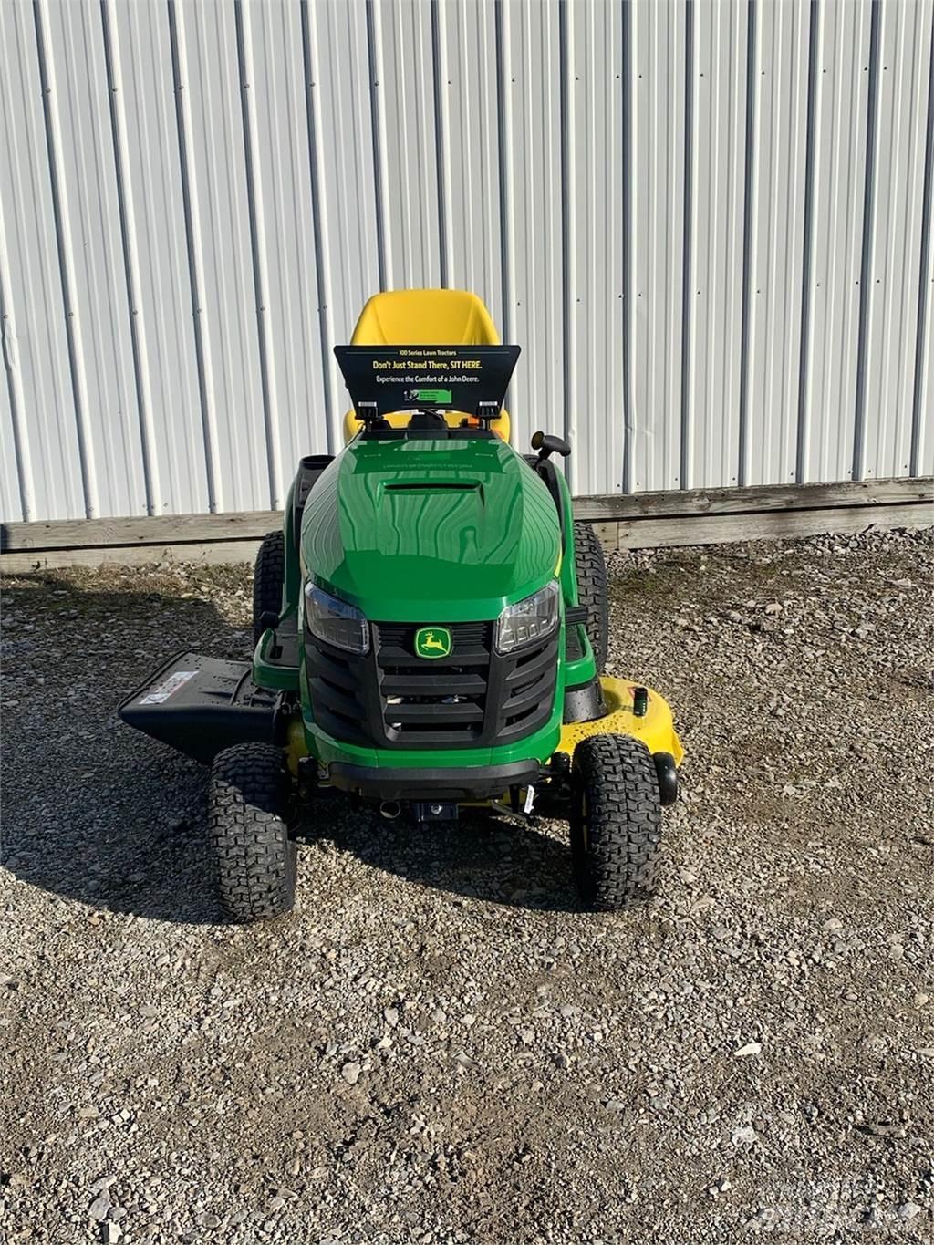 John Deere S120 骑乘式割草机