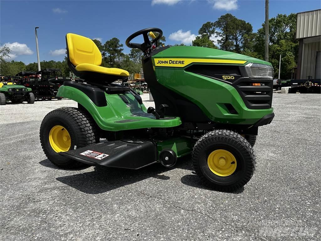 John Deere S120 骑乘式割草机