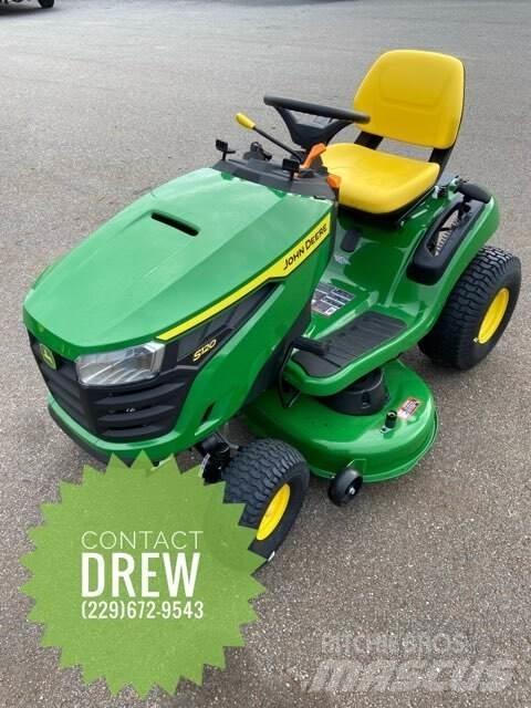 John Deere S120 骑乘式割草机