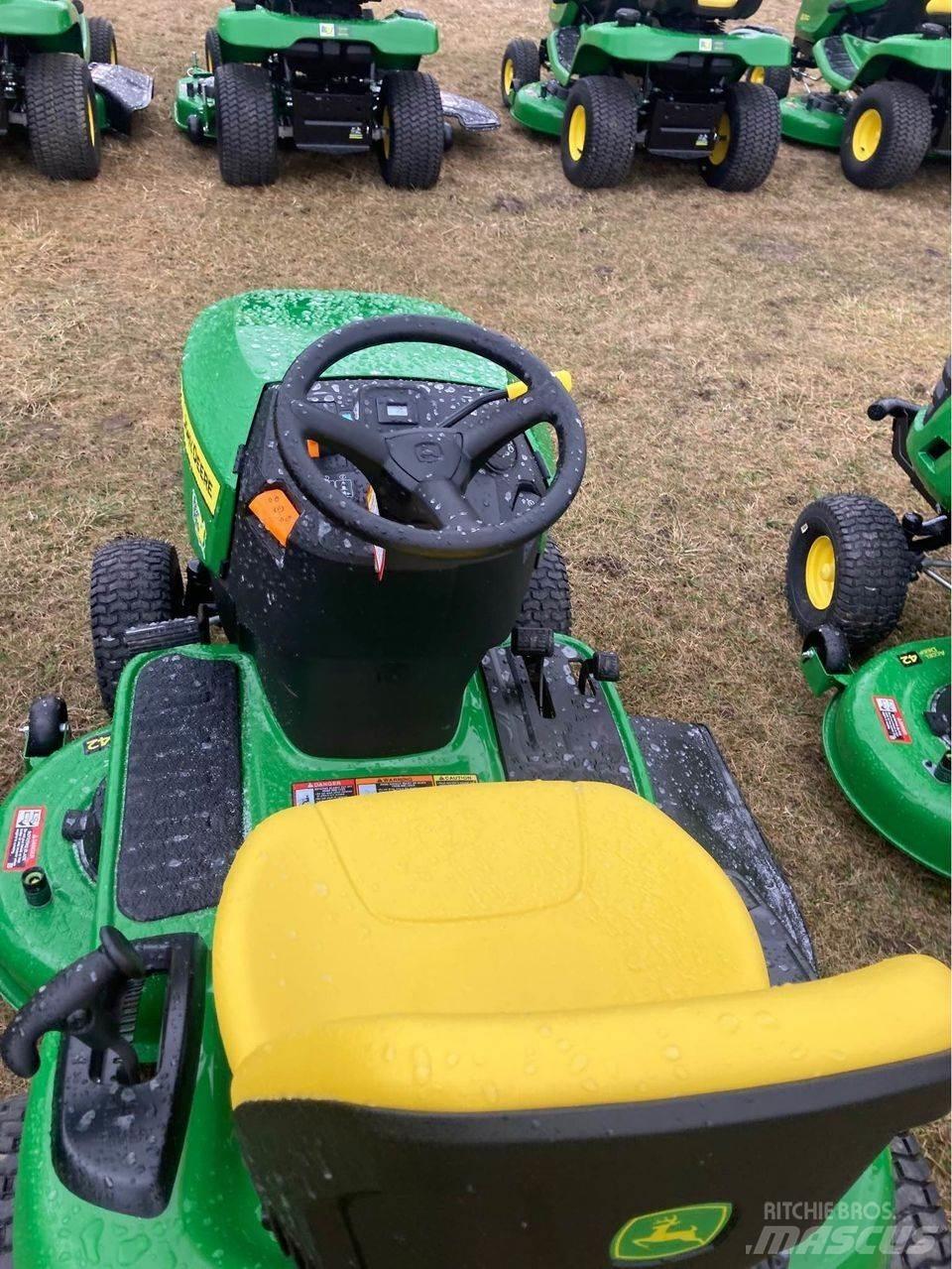 John Deere s120 骑乘式割草机
