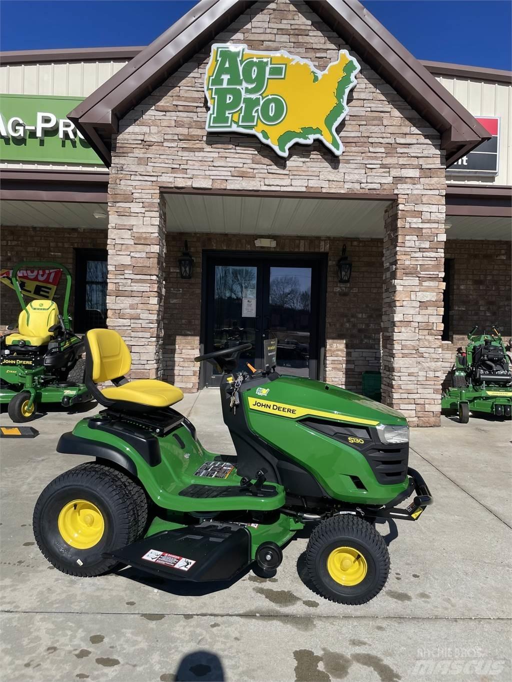 John Deere S130 骑乘式割草机