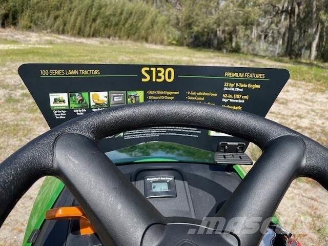 John Deere S130 骑乘式割草机