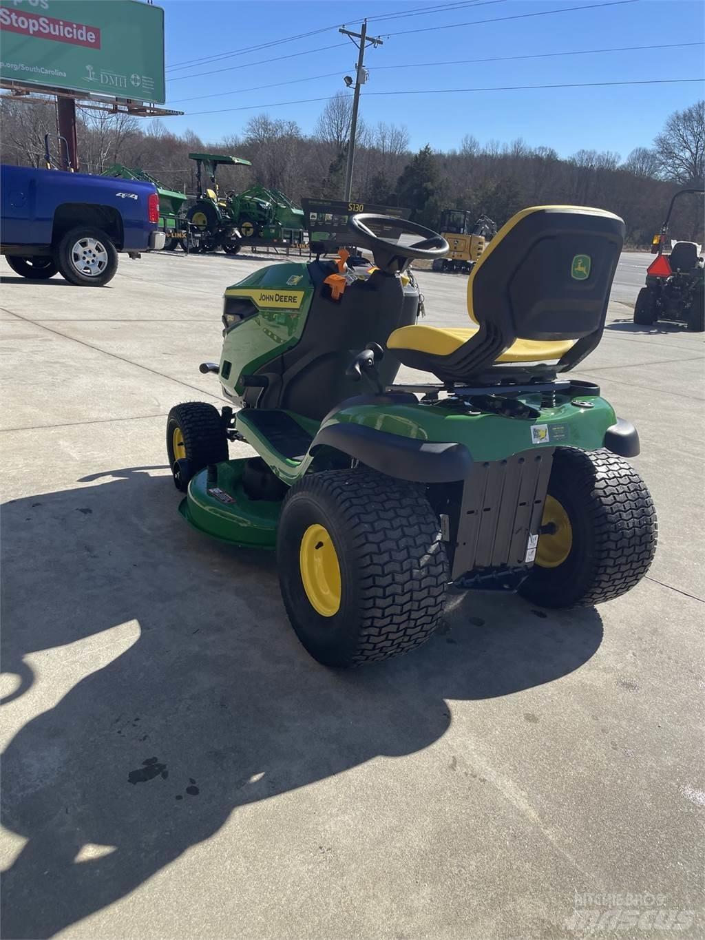 John Deere S130 骑乘式割草机