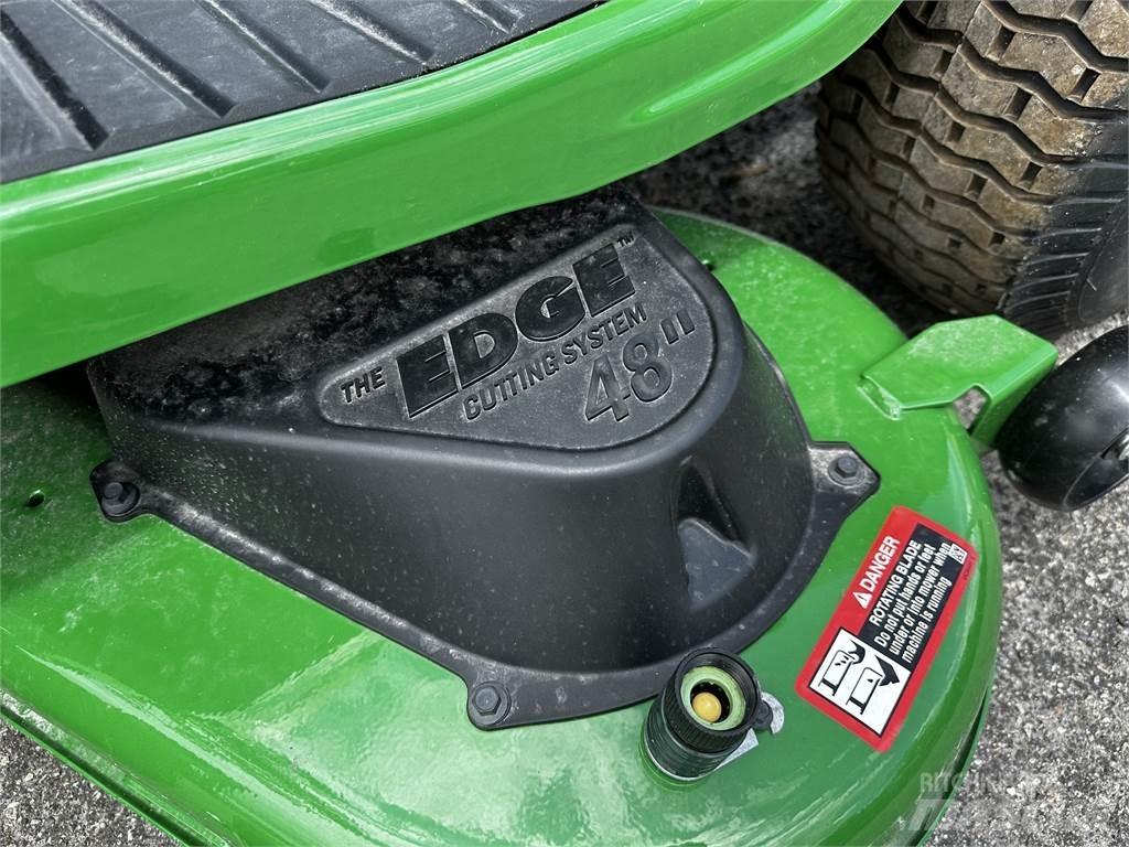 John Deere S140 骑乘式割草机