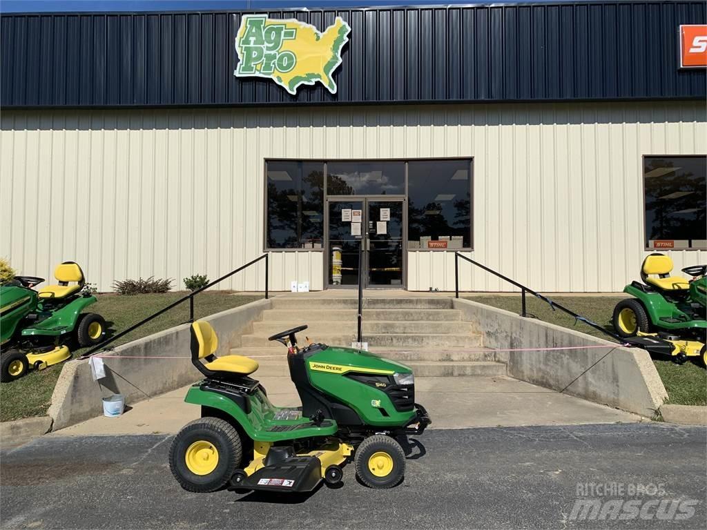 John Deere S140 骑乘式割草机