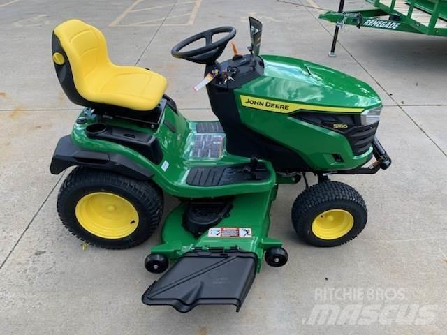 John Deere S180 小型拖拉机