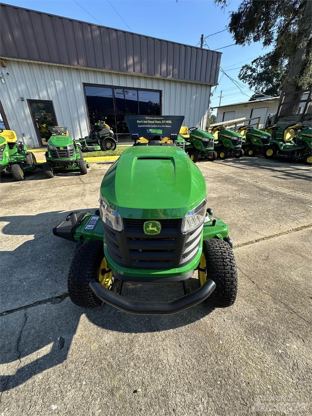John Deere S180 小型拖拉机