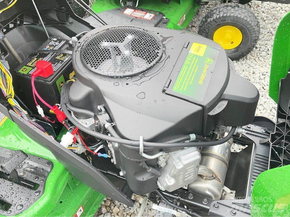 John Deere S240 小型拖拉机