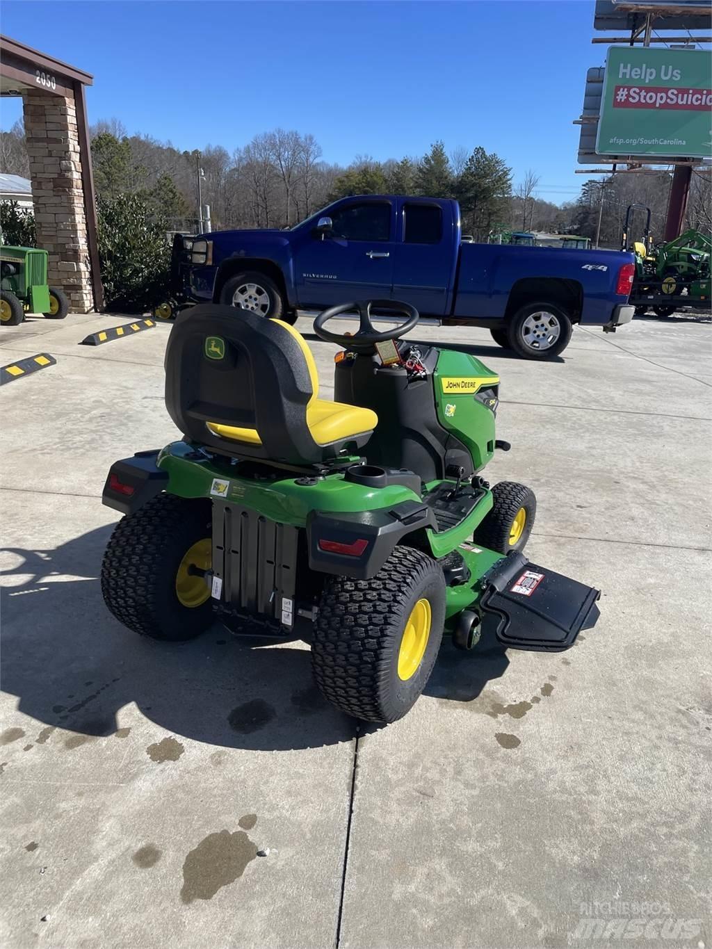 John Deere S240 小型拖拉机