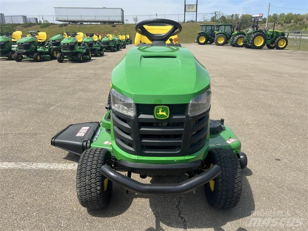 John Deere S240 小型拖拉机