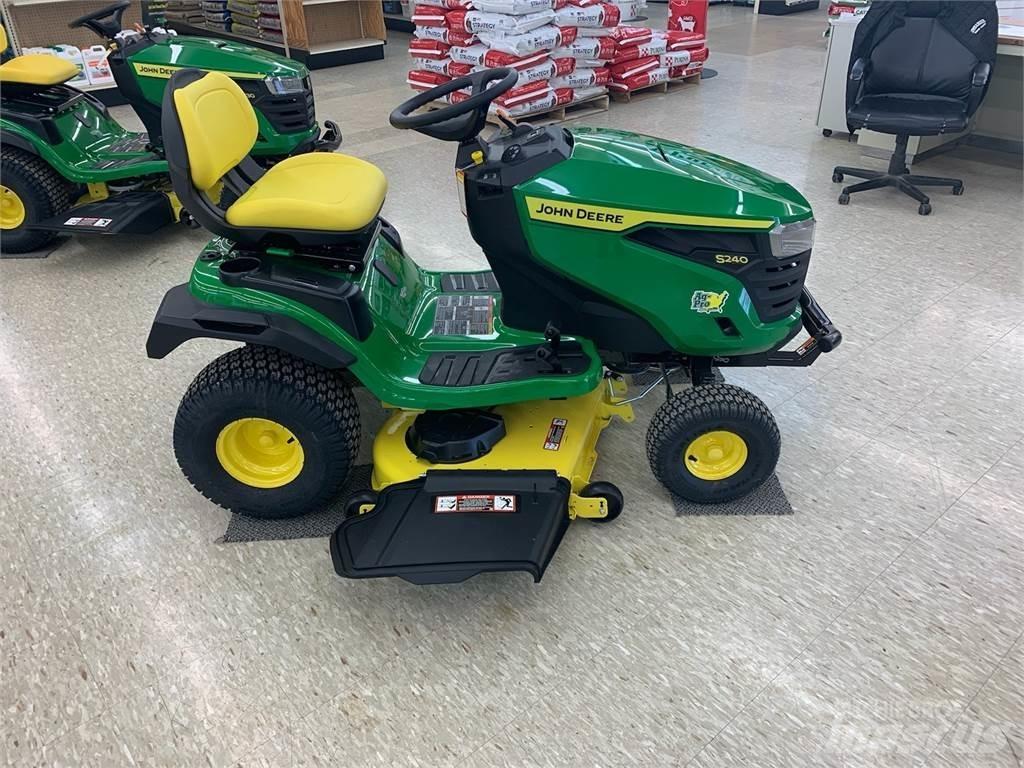 John Deere S240 小型拖拉机
