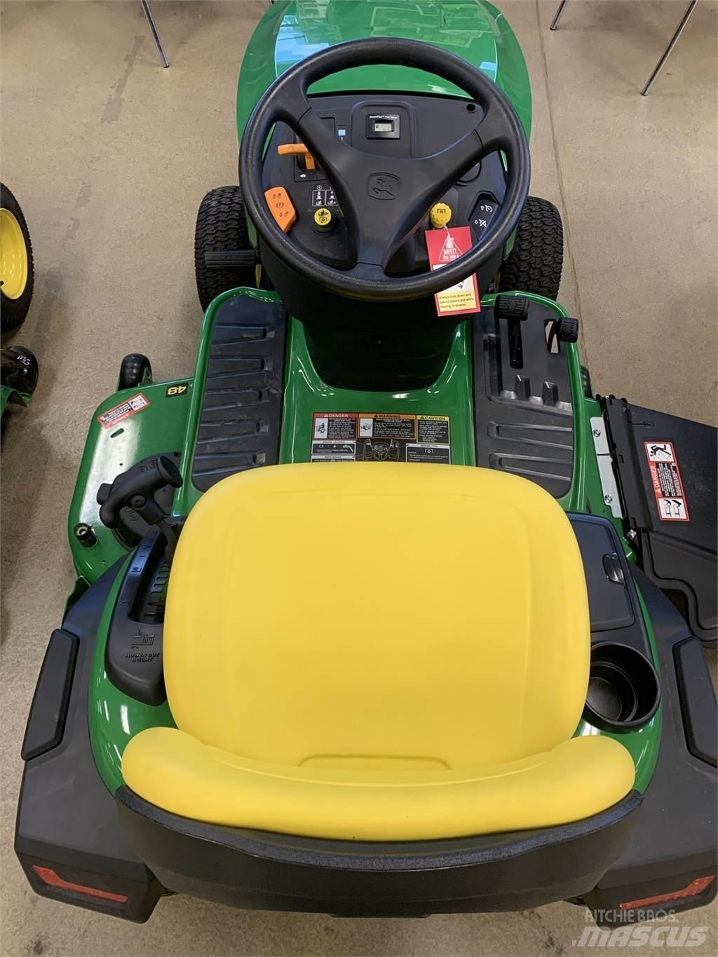 John Deere S240 小型拖拉机