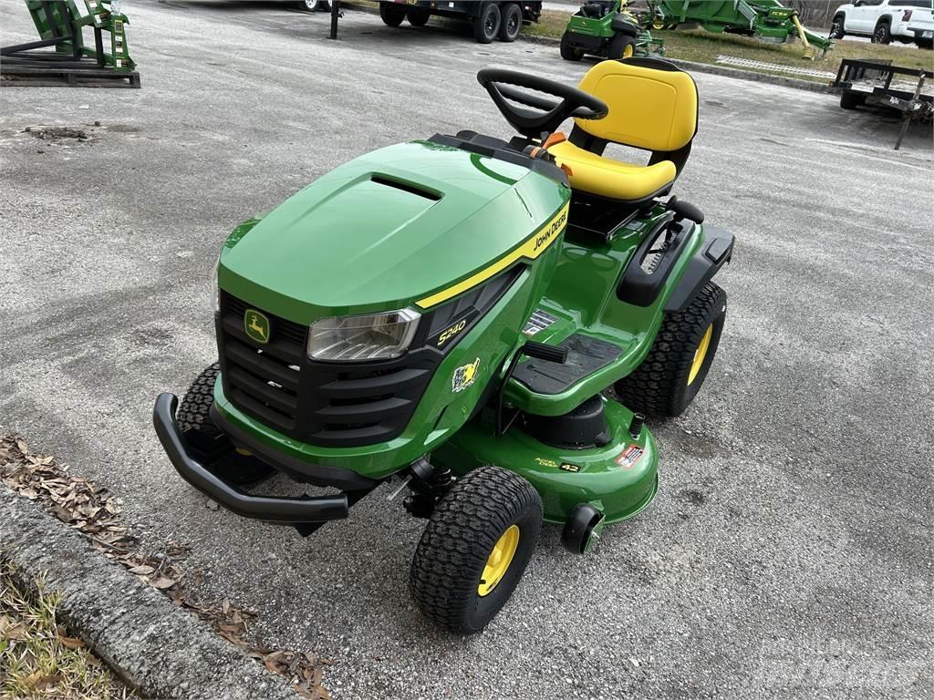 John Deere S240 小型拖拉机
