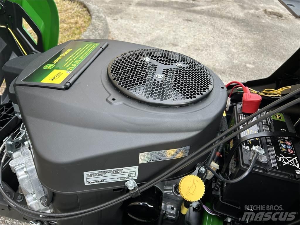 John Deere S240 小型拖拉机