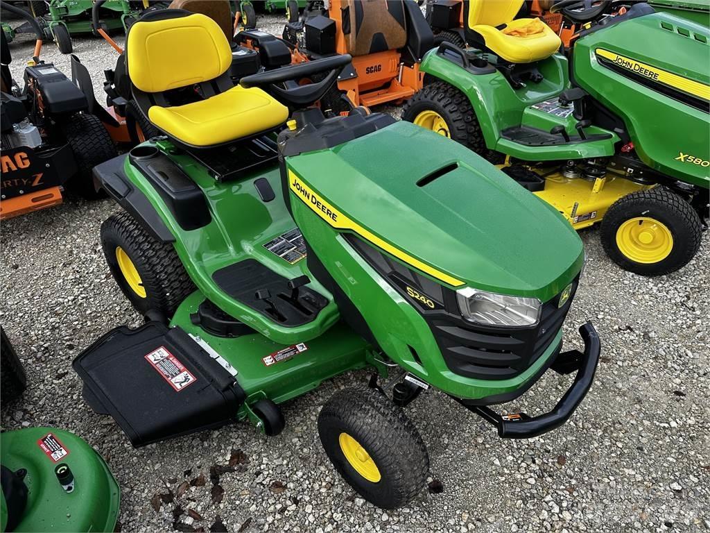 John Deere S240 小型拖拉机
