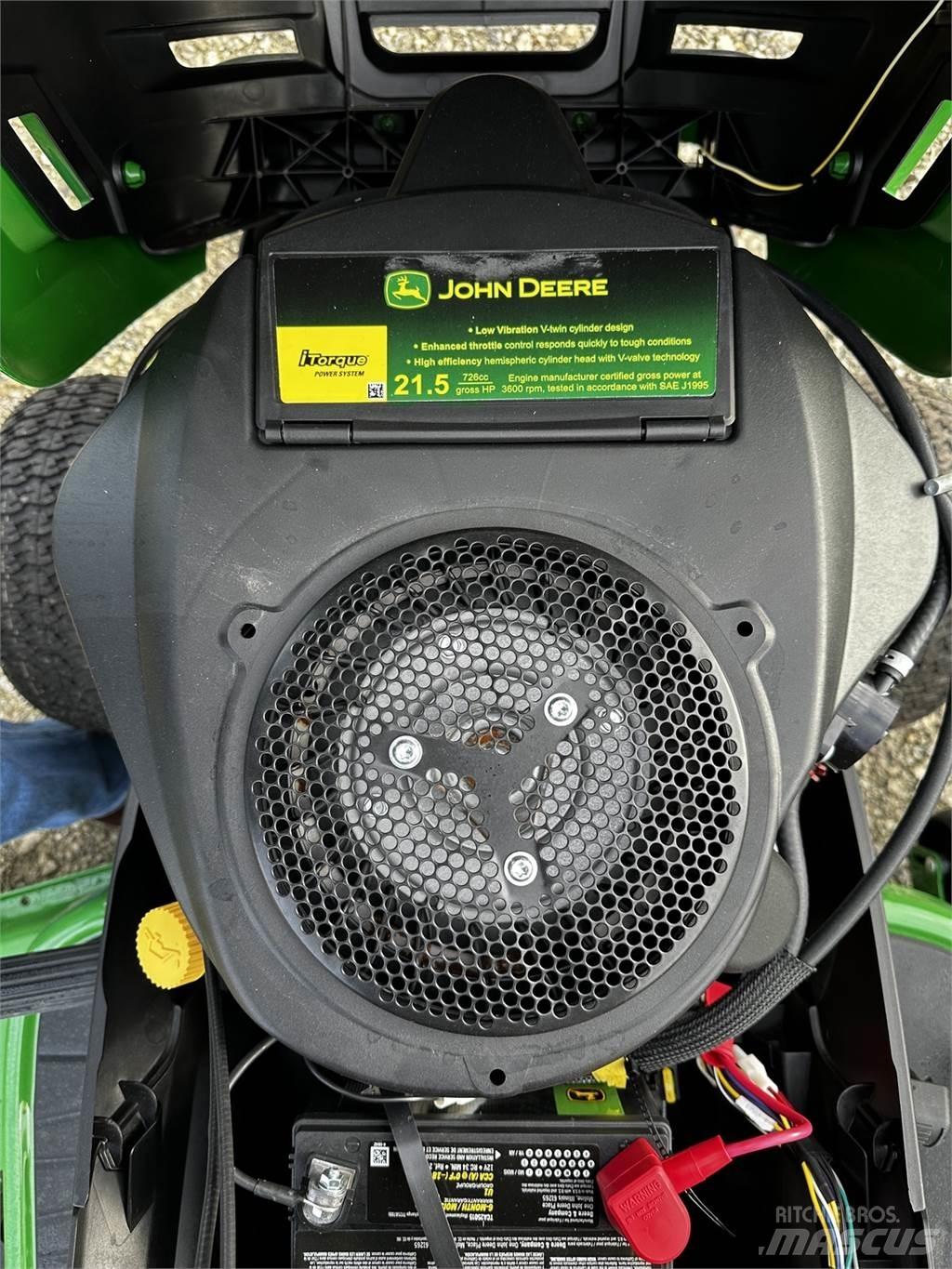 John Deere S240 小型拖拉机