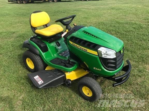 John Deere S240 小型拖拉机