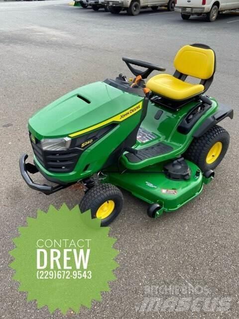 John Deere S240 小型拖拉机
