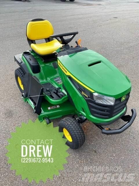 John Deere S240 小型拖拉机