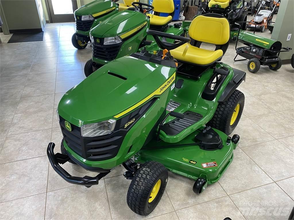 John Deere S240 小型拖拉机
