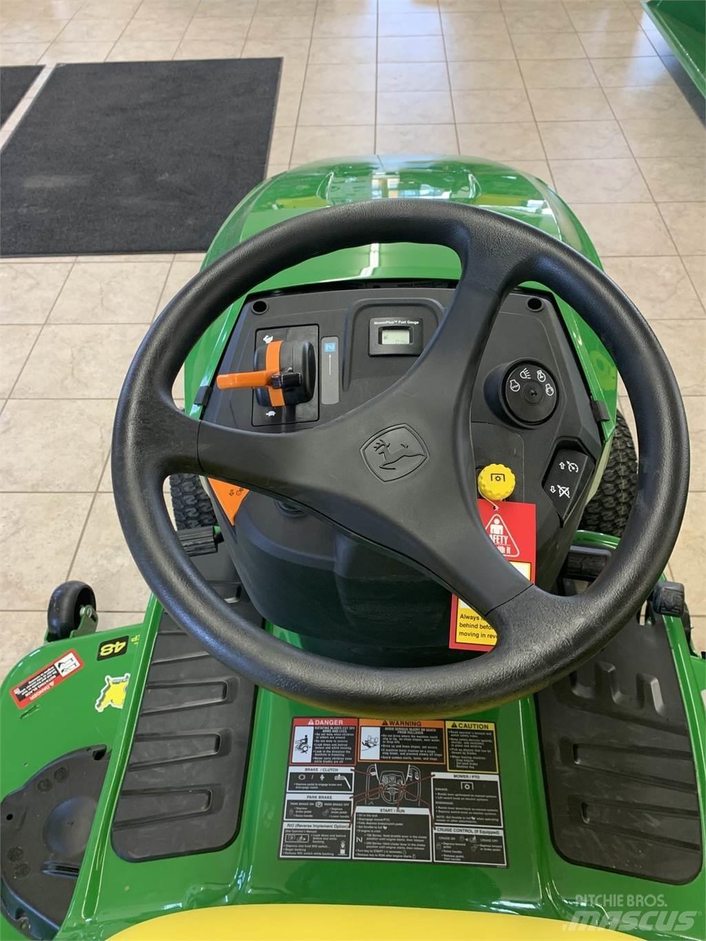 John Deere S240 小型拖拉机