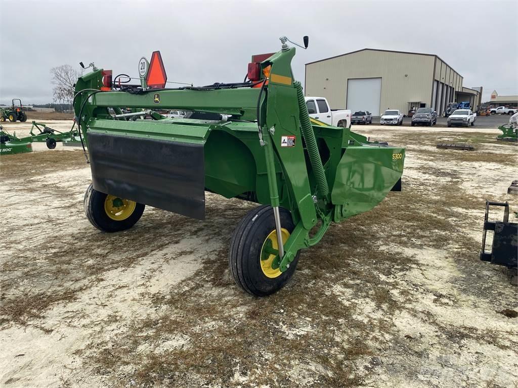 John Deere S300 割草调节装置